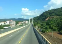 Passarela na Rodovia Estadual RJ-106