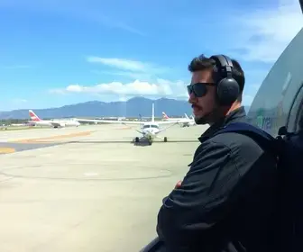 formação de pilotos e profissionais de manutenção